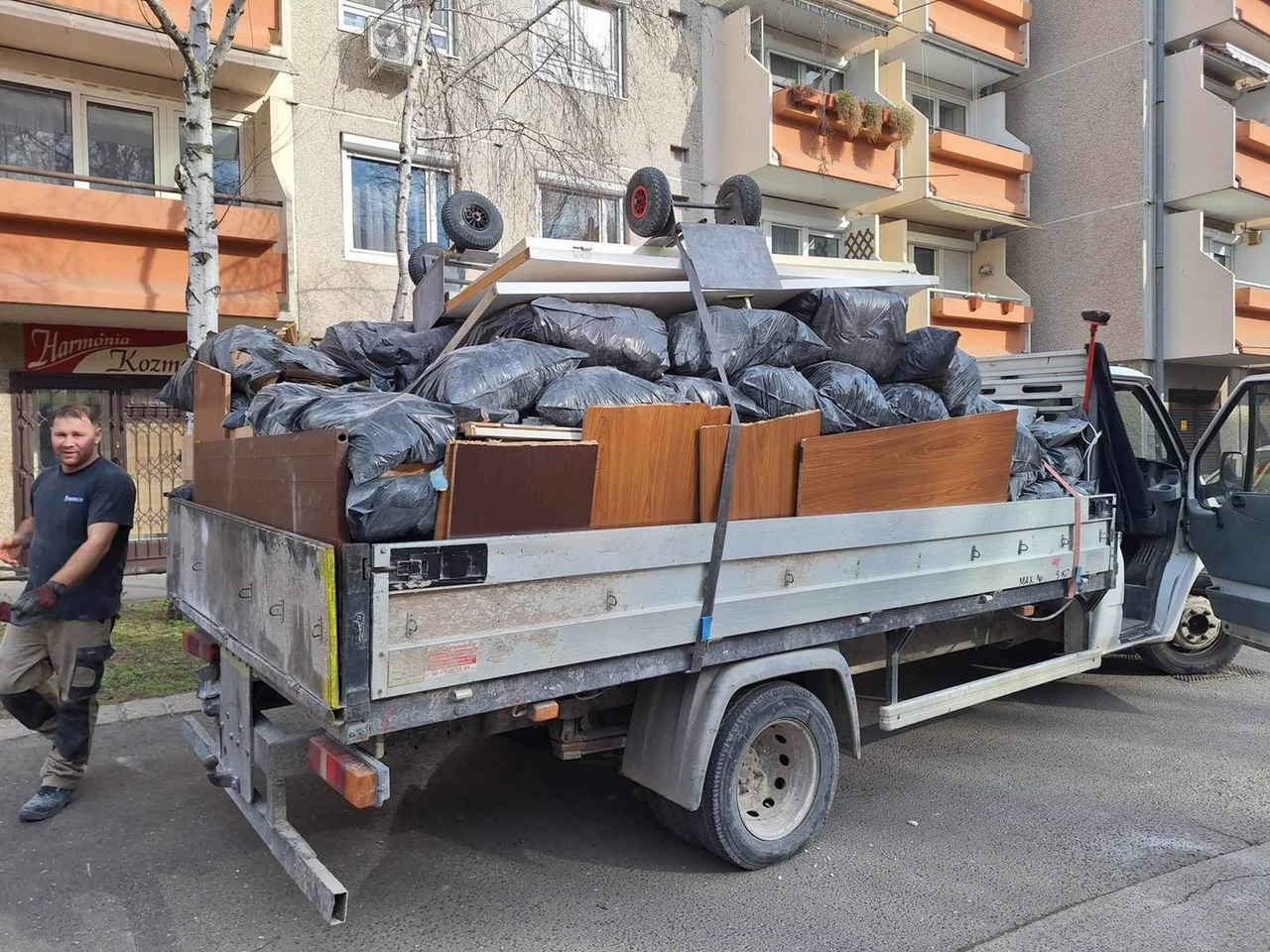 Teherautós sittszállítás Budapesten referencia 5